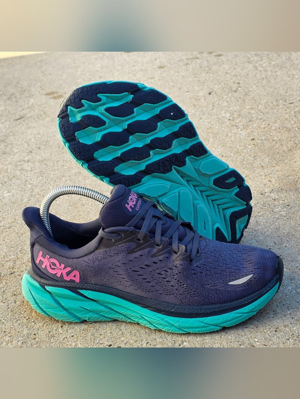 Hoka Clifton 8 Women’s Navy and Teal Running Shoes. Size 7.5
